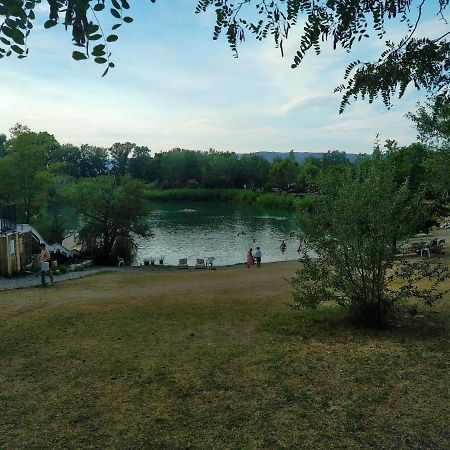 Camping Homair Domaine Des Iscles Mobil-Home Climatise La Roque-d'Antheron Zewnętrze zdjęcie