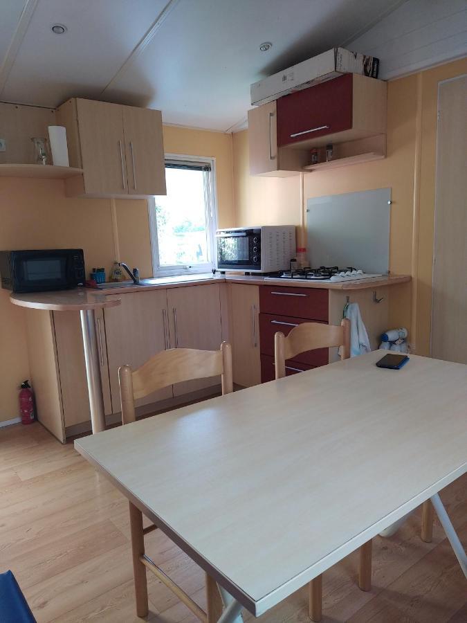 Camping Homair Domaine Des Iscles Mobil-Home Climatise La Roque-d'Antheron Zewnętrze zdjęcie